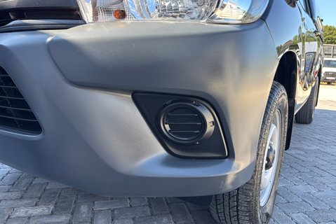 Toyota Hilux Active 4WD D-4D Single Cab Pickup - Gullwing Canopy 19