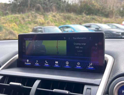 Lexus NX 2.5 NX 300h CVT 4WD 5dr 17