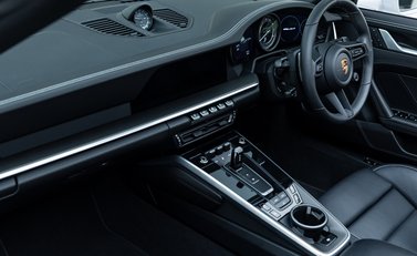 Porsche 911 Turbo S Cabriolet (992) 21