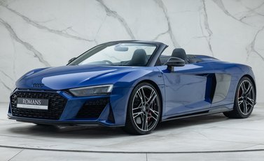 Audi R8 V10 PERFORMANCE CARBON BLACK SPYDER 1