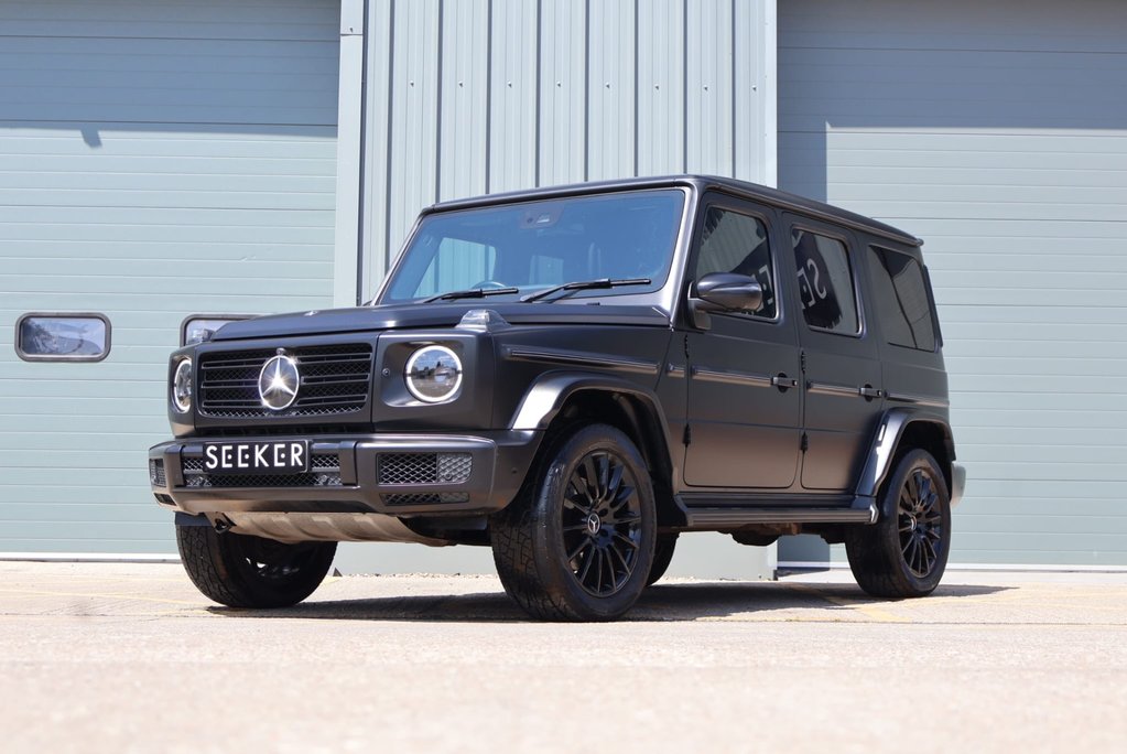 Mercedes-Benz G Series 2109 G 350 D 4MATIC AMG LINE PREMIUM MATT BLACK WRAPP 1