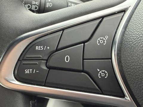 Renault Clio 1.0 TCe 100 S Edition 5dr 31