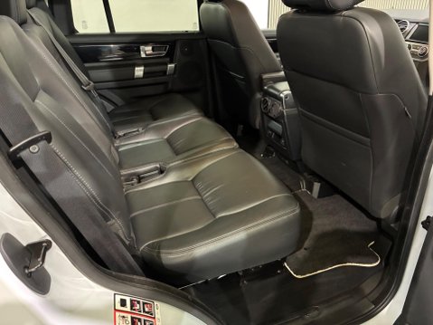 Land Rover Discovery 3.0 SD V6 Landmark Auto 4WD Euro 6 (s/s) 5dr 35