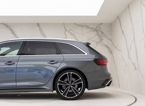 Audi RS4 Avant Carbon Edition 29