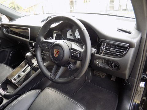 Porsche Macan 2.0T PDK 4WD SUV 29