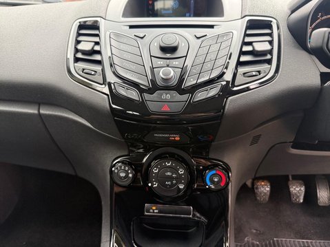 Ford Fiesta 1.0T EcoBoost Zetec Euro 5 (s/s) 5dr 20