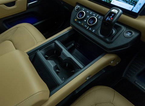 Land Rover Defender 110 D250 X-DYNAMIC HSE 27