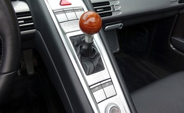 Porsche Carrera GT 18