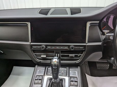 Porsche Macan 2.0 Macan Semi-Auto 4WD 5dr 84