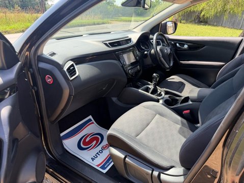 Nissan Qashqai 1.5 dCi N-Connecta SUV 5dr Diesel Manual 2WD Euro 6 (s/s) (110 ps) 1 OWNER 25