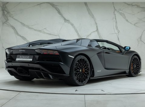 Lamborghini Aventador S LP 740-4 ROADSTER 9