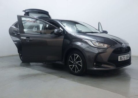 Toyota Yaris 1.5 Yaris Design HEV CVT 5dr 50