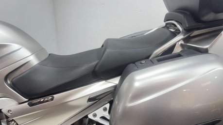 Yamaha FJR1300 ABS 2008 ONLY 22K NEW MOT SERVICED FULL LUGGAGE COMMUTER TOURER BIKE 17
