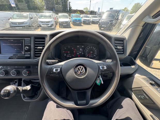 Volkswagen Crafter MWB L2H2 [SOLD MT] Low Roof Trendline Cr35 Air Con Alloys Sensors EURO 6 17