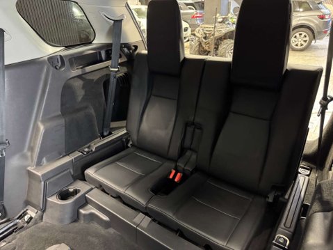 Land Rover Discovery Sport 2.0 Discovery Sport Black HSE SD4 Auto 4WD 5dr 82