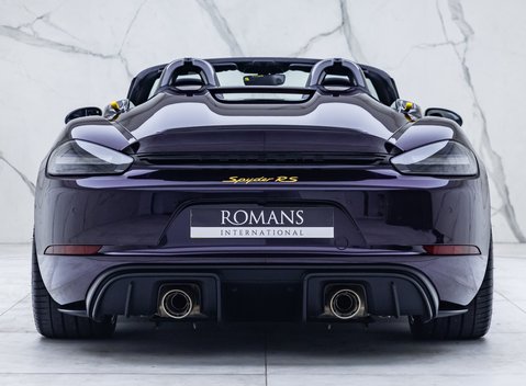 Porsche 718 Spyder RS 11