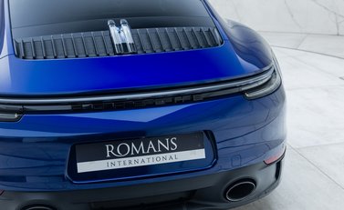 Porsche 911 Carrera GTS (992) 35