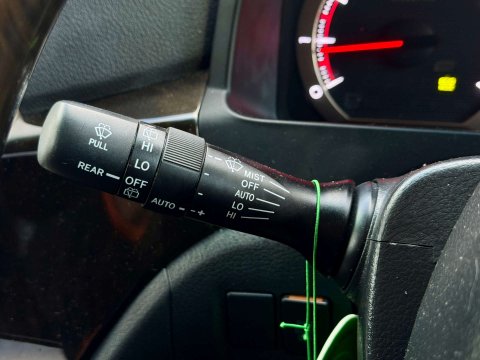 Toyota Alphard GOLDEN EYES II TWIN SUNROOF GRADE 4B WOW 57