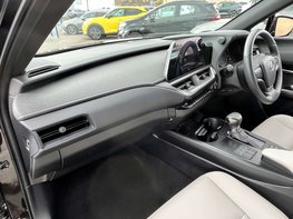 Lexus Ux 2.0 UX 250H F Sport Design 4x2 CVT 5dr 17