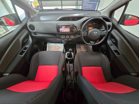 Toyota Yaris 1.33 Dual VVT-i Sport Euro 5 5dr Euro 5 3