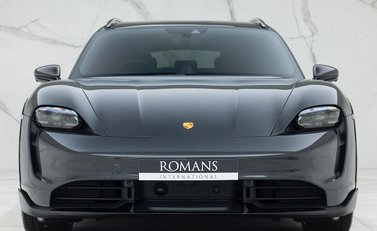 Porsche Taycan Turbo S Cross Turismo 4