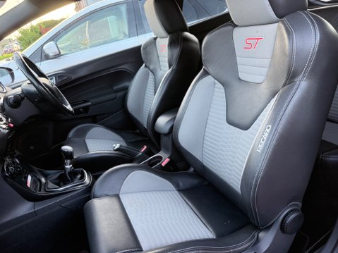 Ford Fiesta 1.6T ST-3 [NAV] 10