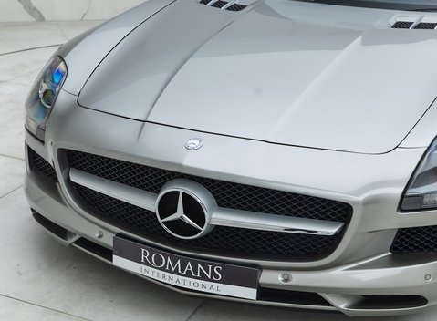 Mercedes-Benz SLS AMG 23