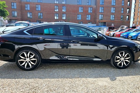 Vauxhall Insignia GRAND SPORT SRI.6 MAIN DEALER SERVICES..AIR CON.DAB RADIO..CRUISE CONTROL. 12