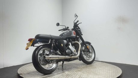 BSA Gold Star 650 2023 3K VERY CLEAN 1 OWNER NEW MOT RETRO MODERN CLASSIC BIKE 2