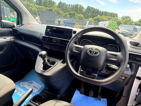 Toyota Proace City 1.5 Proace City Active 11