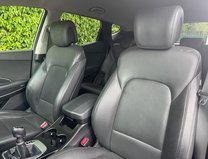 Hyundai SANTA FE 2.2 CRDi Blue Drive Premium SUV 5dr Diesel Manual 4WD Euro 6 (200 ps) 7