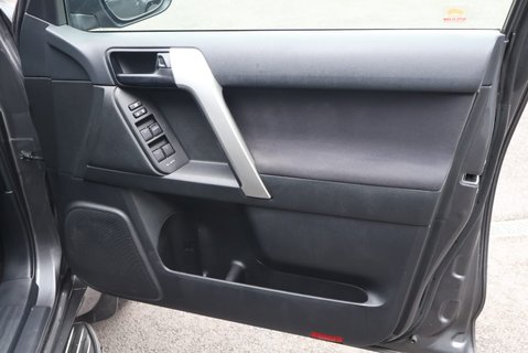 Toyota Land Cruiser ACTIVE COMMERCIAL WITH A REAR SEAT CONVERSION  13