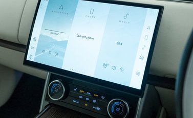 Land Rover Range Rover P440e Autobiography LWB PHEV 19