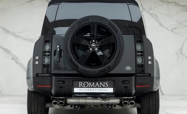 Land Rover Defender 110 V8 5