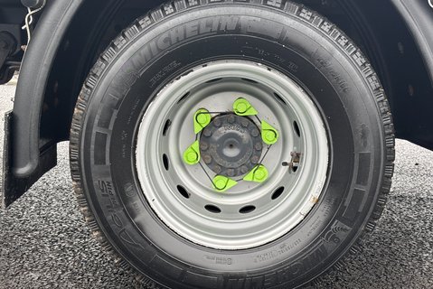 Iveco Daily 70C18D Crew Cab Dropside with Hiab X-Hiduo 062 Crane 35