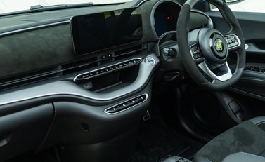 Abarth 500e Scorpionissima Cabrio 20