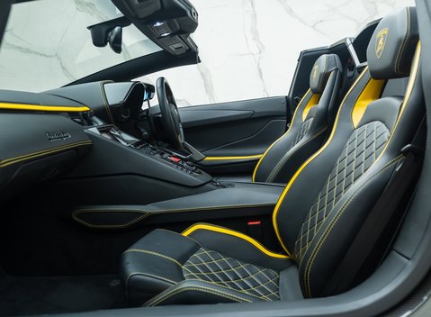 Lamborghini Aventador S LP 740-4 ROADSTER 20