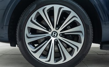 Bentley Bentayga V8 First Edition 32