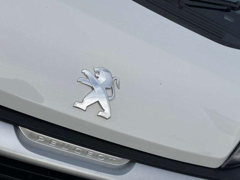 Peugeot Boxer 2.2 BlueHDi 435 Professional Premium + Panel Van 5dr Diesel Manual L4 H3 Eu 15