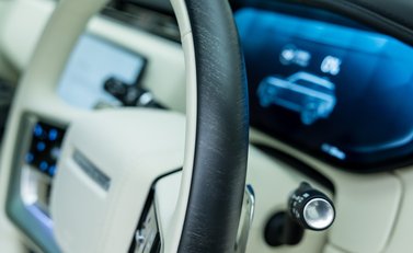 Land Rover Range Rover P460e Autobiography LWB 11