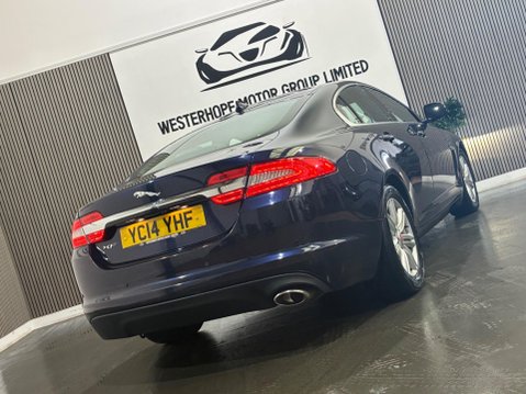 Jaguar XF 2.2d Luxury Auto Euro 5 (s/s) 4dr 23