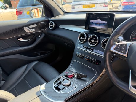 Mercedes-Benz GLC GLC 250 4MATIC AMG LINE PREMIUM 29