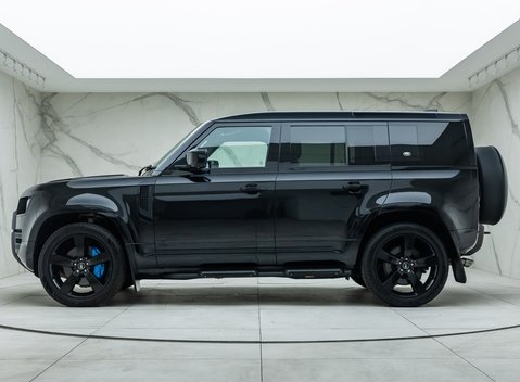 Land Rover Defender 110 V8 Bond Edition 5