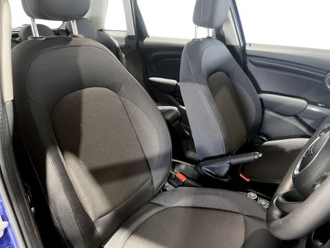 Mini Hatch 1.5 Cooper Classic Hatchback 5dr Petrol Steptronic Euro 6 (s/s) (136 ps) Ai 11