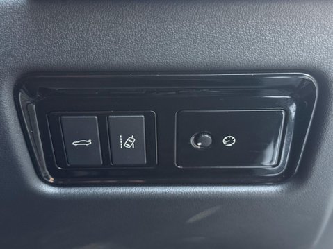 Jaguar XF 2.0d R-Sport Auto Euro 6 (s/s) 4dr 83