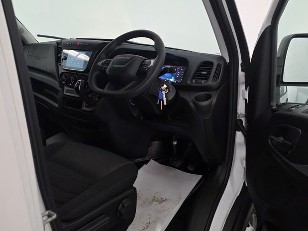 Iveco Daily 2.3 35S14A8 High Roof Comfort Van 4100 WB Hi-Matic 24