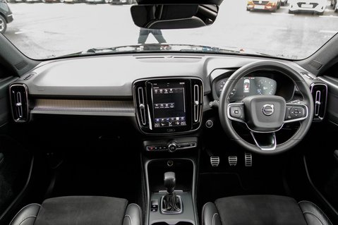 Volvo XC40 T3 R-DESIGN 3