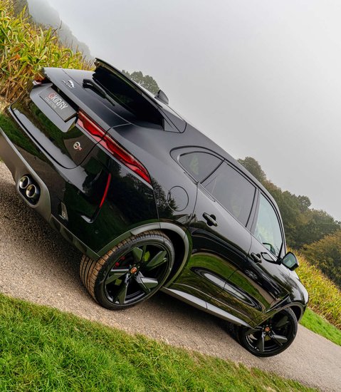 Jaguar F-Pace 5.0 SVR 1