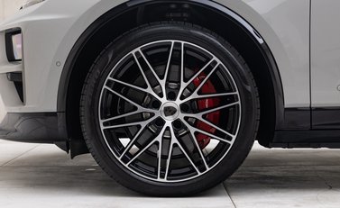 Porsche Macan Turbo Electric 33