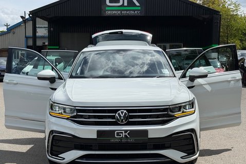 Volkswagen Tiguan R-LINE TSI DSG - ONE OWNER - APPLE CAR PLAY -ADAPTIVE CRUISE 18